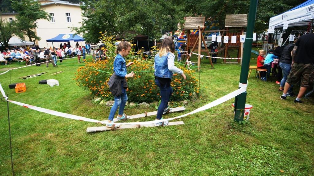Gosciniec Jas -Sniadania I Obiadokolacje Szwedzki Stol W Cenie Bezplatny Parking Шклярска-Поремба Экстерьер фото
